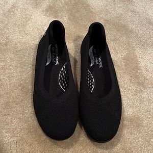 Sketchers Arch fit flats New without tags